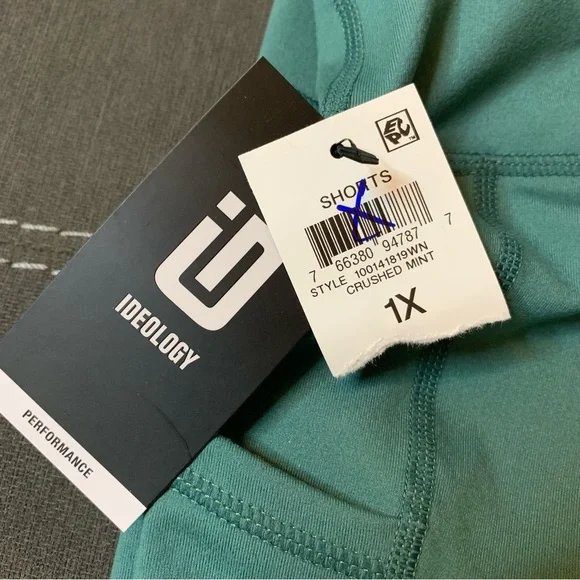 Ideology Women's crushed mint performance  compression Shorts size 1x - Picture 4 of 4